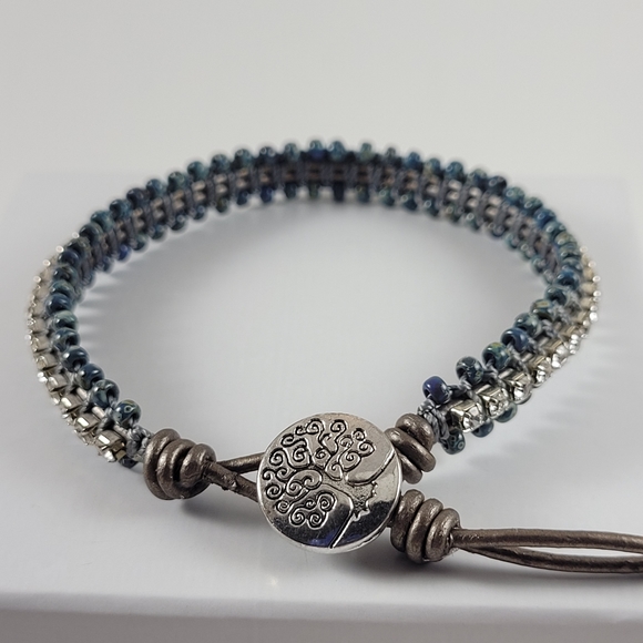 Macrame Beads Rhinestones Bracelet - Picture 2 of 4